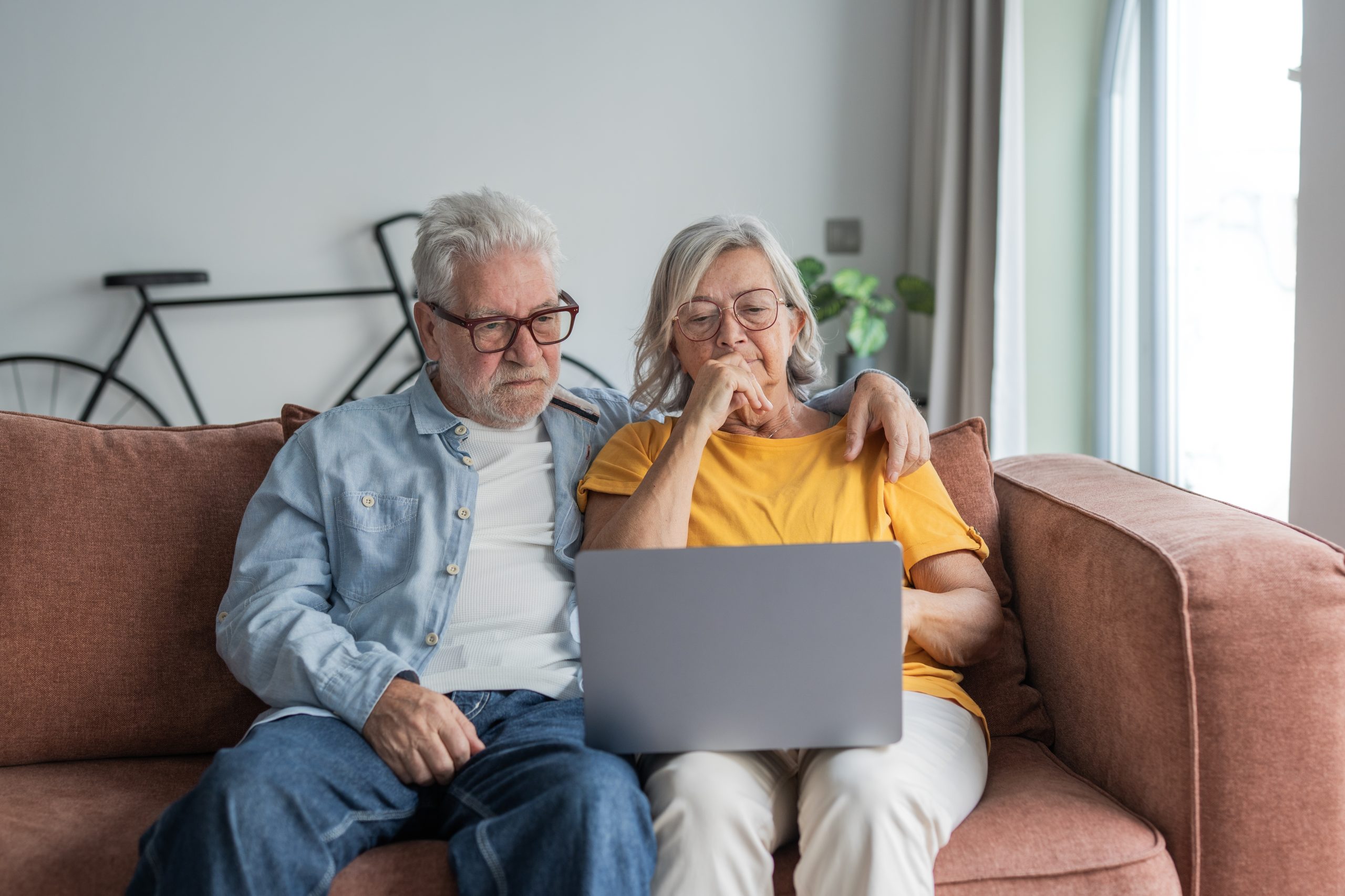 Reviewing modern AI-assisted search results